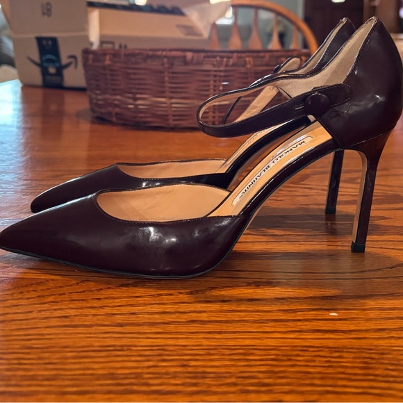 Manolo Blahnik Shoes - 😍Manolo Blahnik Dark Brown Heels EURO 37.5/US 7
